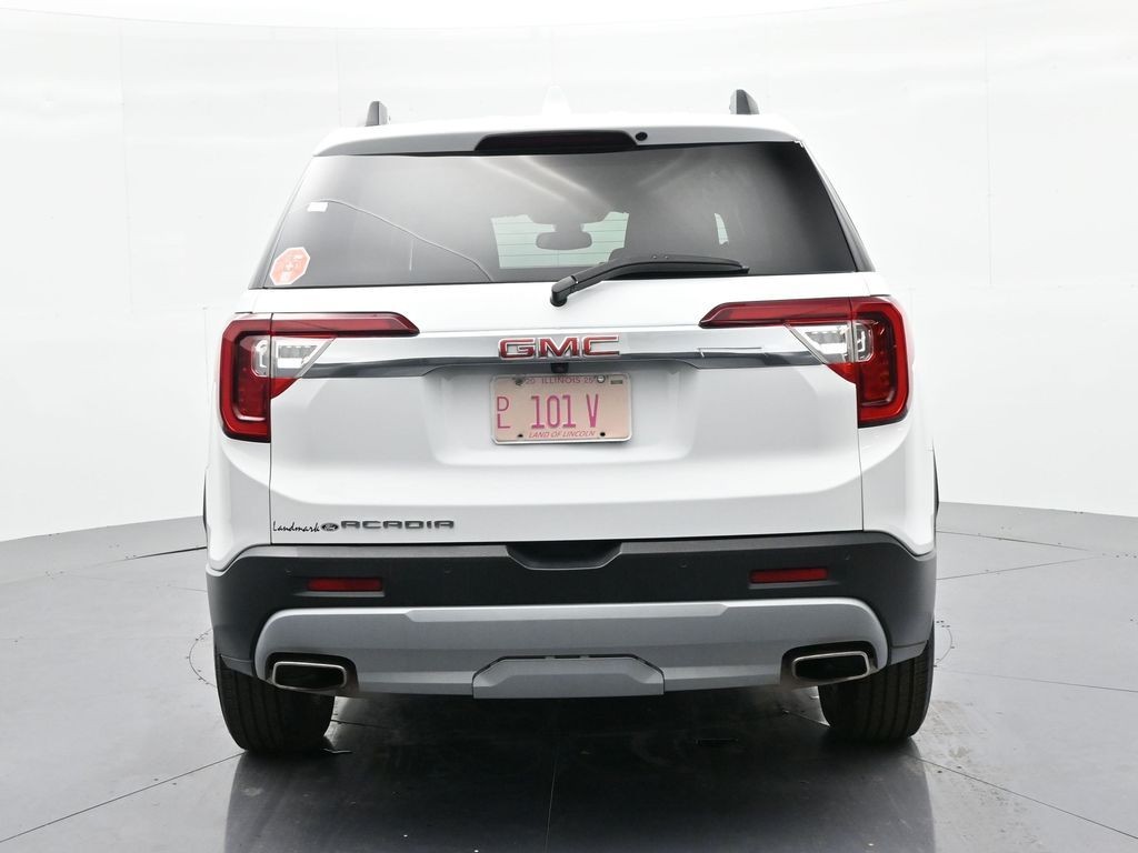 GMC Acadia Vehicle Full-screen Gallery Image 7
