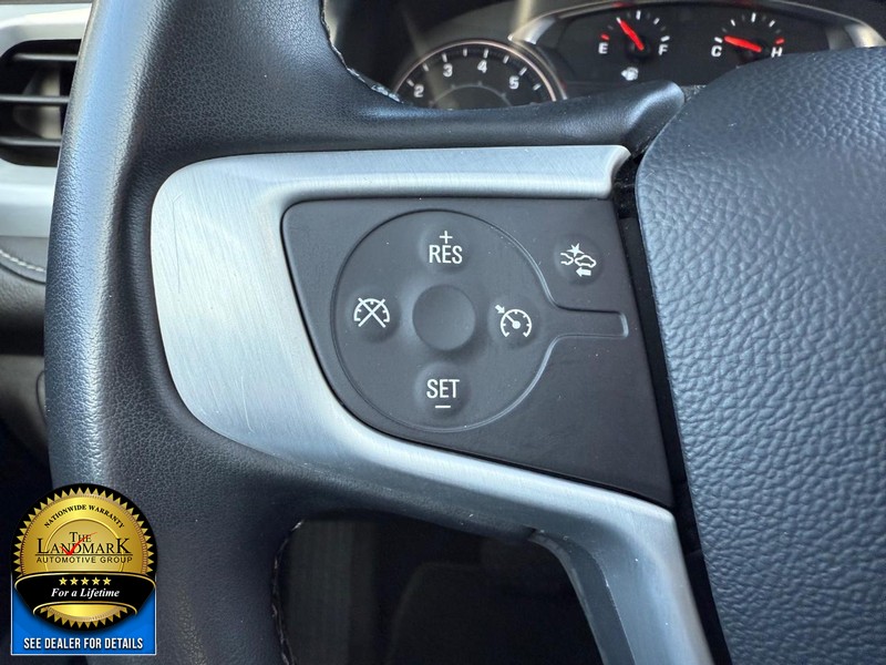 GMC Acadia Vehicle Full-screen Gallery Image 10