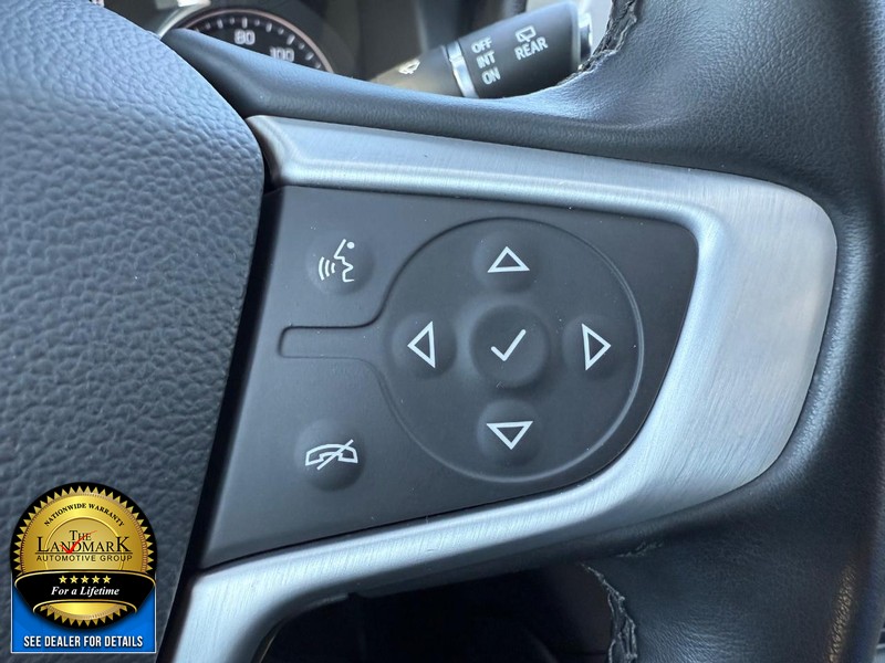 GMC Acadia Vehicle Full-screen Gallery Image 11