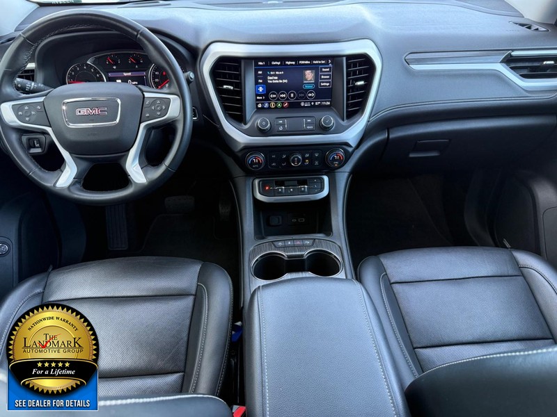GMC Acadia Vehicle Full-screen Gallery Image 19