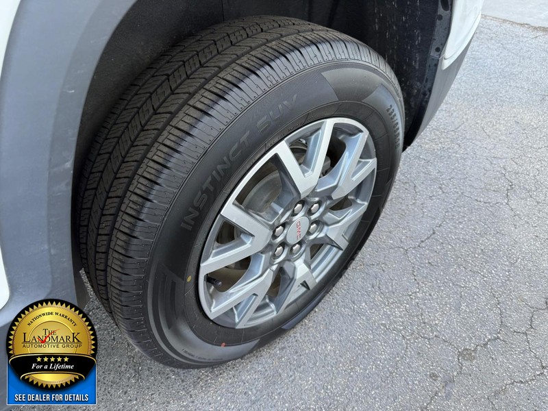 GMC Acadia Vehicle Full-screen Gallery Image 23