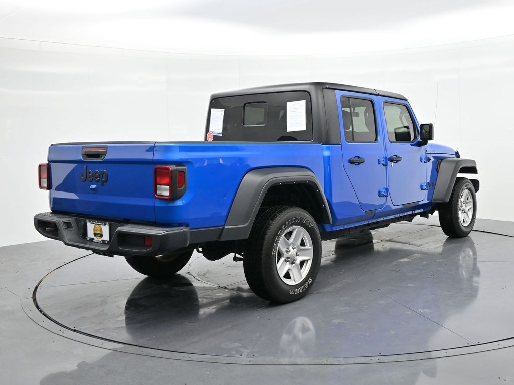 Jeep Gladiator Vehicle Full-screen Gallery Image 6