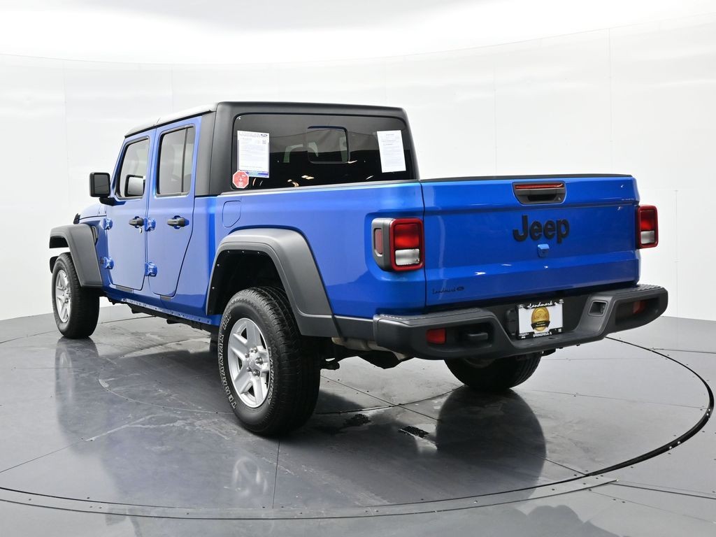 Jeep Gladiator Vehicle Full-screen Gallery Image 8