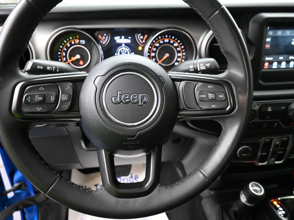 Jeep Gladiator Vehicle Full-screen Gallery Image 11