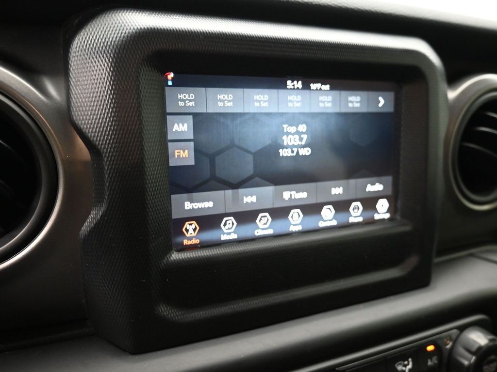 Jeep Gladiator Vehicle Full-screen Gallery Image 12