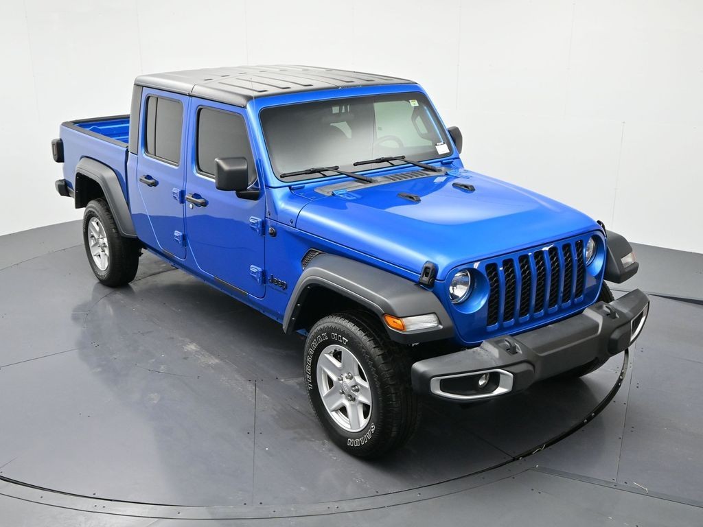 Jeep Gladiator Vehicle Full-screen Gallery Image 15
