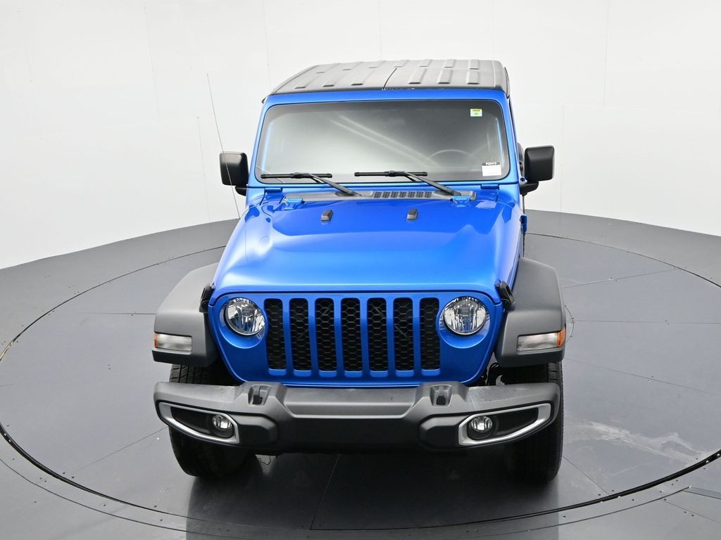 Jeep Gladiator Vehicle Full-screen Gallery Image 16