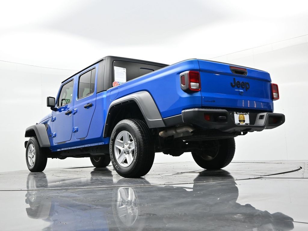 Jeep Gladiator Vehicle Full-screen Gallery Image 19