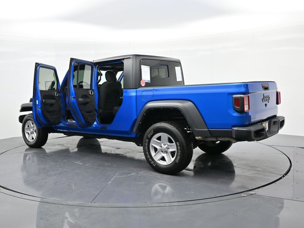 Jeep Gladiator Vehicle Full-screen Gallery Image 24