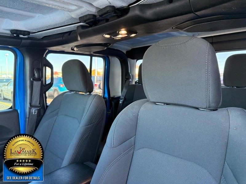 Jeep Gladiator Vehicle Full-screen Gallery Image 9