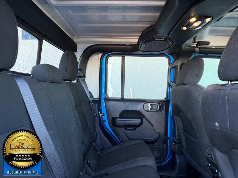 Jeep Gladiator Vehicle Full-screen Gallery Image 14