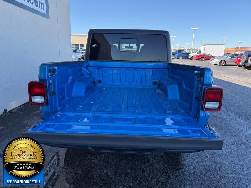 Jeep Gladiator Vehicle Full-screen Gallery Image 18