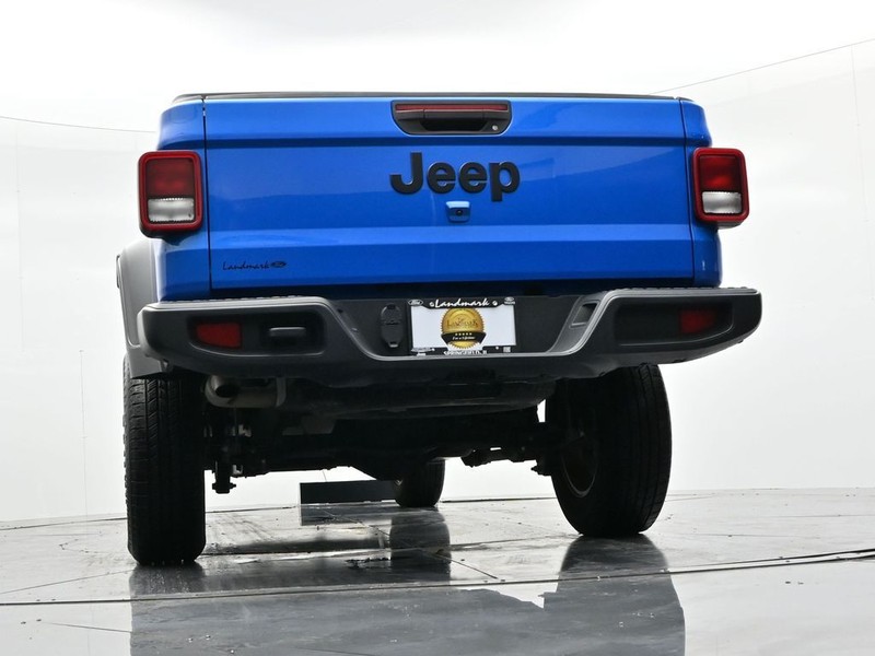 Jeep Gladiator Vehicle Full-screen Gallery Image 20