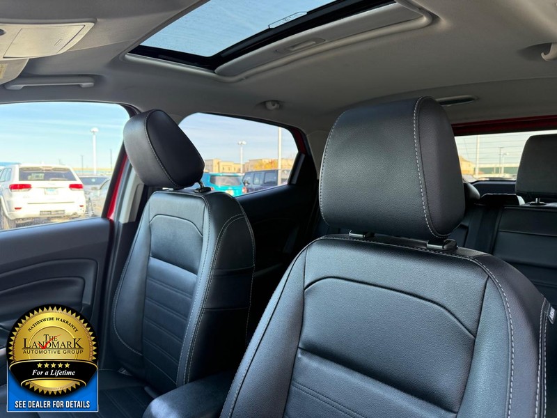 Ford EcoSport Vehicle Full-screen Gallery Image 9