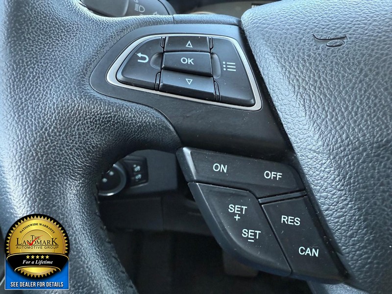 Ford EcoSport Vehicle Full-screen Gallery Image 10