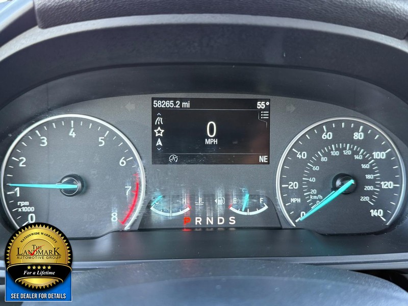 Ford EcoSport Vehicle Full-screen Gallery Image 12