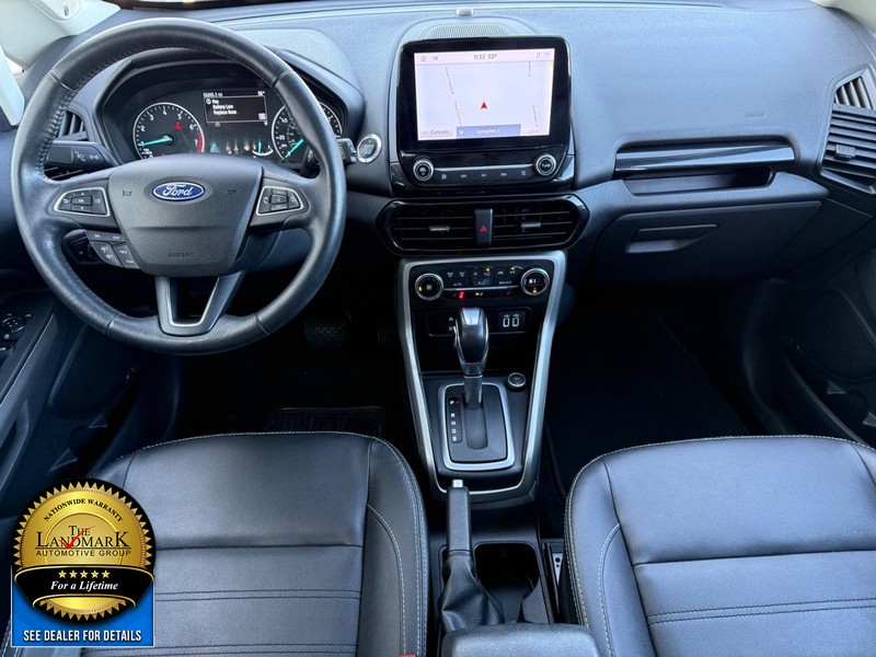 Ford EcoSport Vehicle Full-screen Gallery Image 17