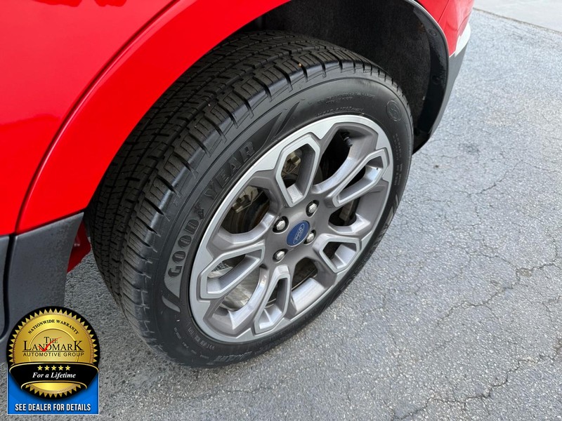 Ford EcoSport Vehicle Full-screen Gallery Image 21