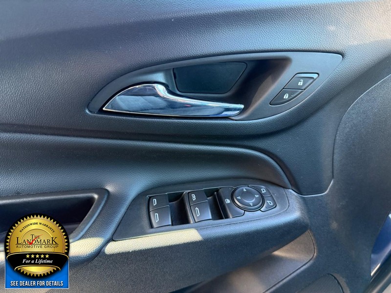 Chevrolet Equinox Vehicle Full-screen Gallery Image 10