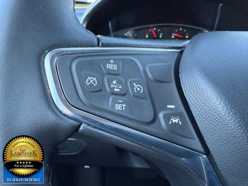 Chevrolet Equinox Vehicle Full-screen Gallery Image 12