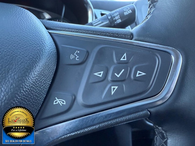 Chevrolet Equinox Vehicle Full-screen Gallery Image 13