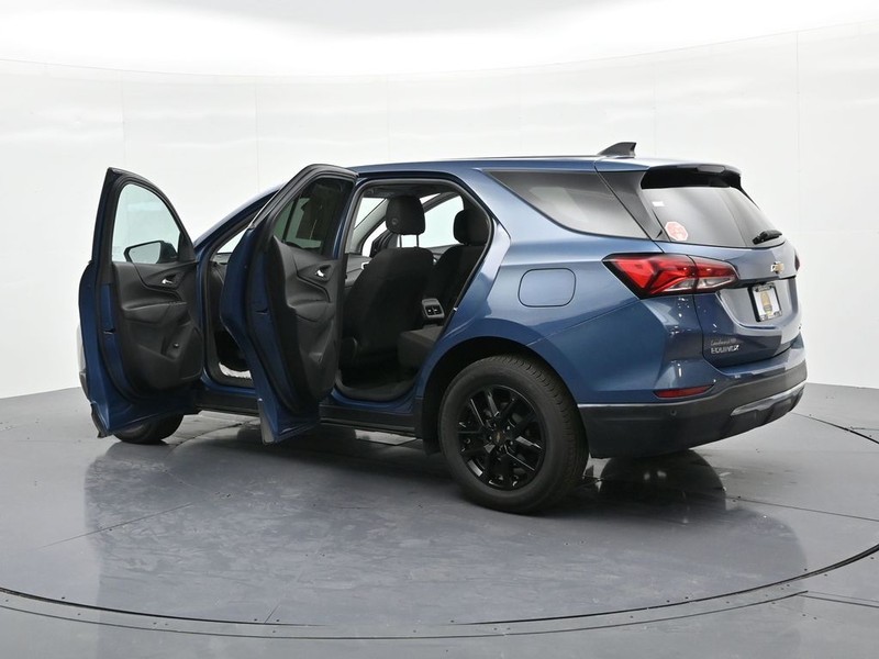 Chevrolet Equinox Vehicle Full-screen Gallery Image 27