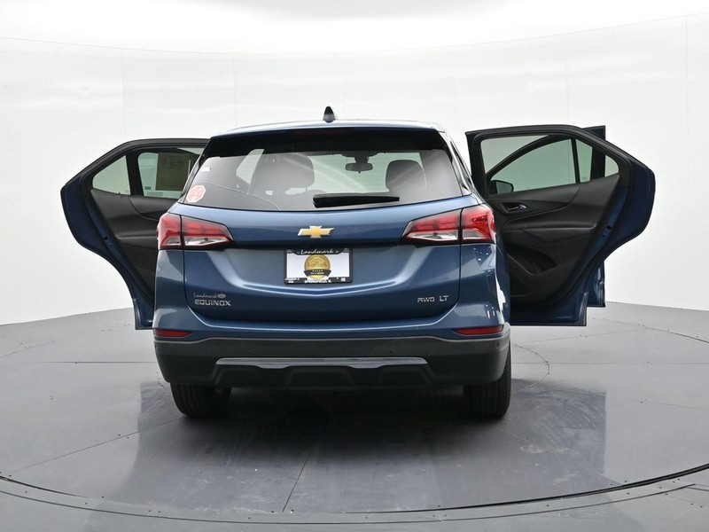 Chevrolet Equinox Vehicle Full-screen Gallery Image 29