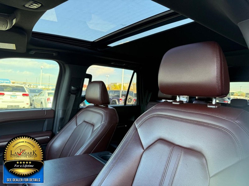 Ford Expedition Vehicle Full-screen Gallery Image 9