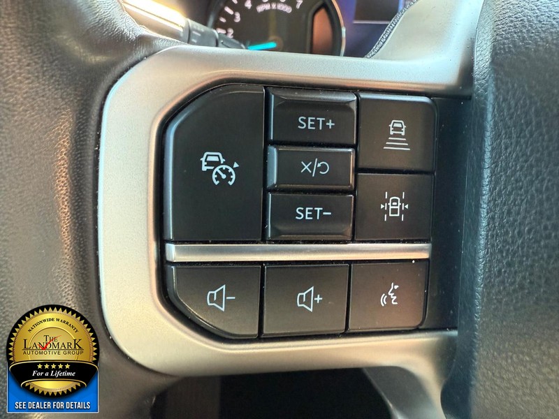 Ford Expedition Vehicle Full-screen Gallery Image 10