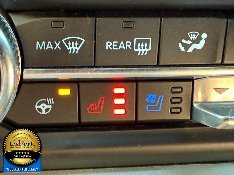 Ford Expedition Vehicle Full-screen Gallery Image 14