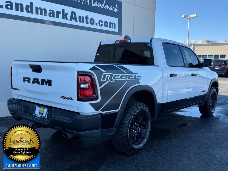 Ram 1500 Vehicle Full-screen Gallery Image 3