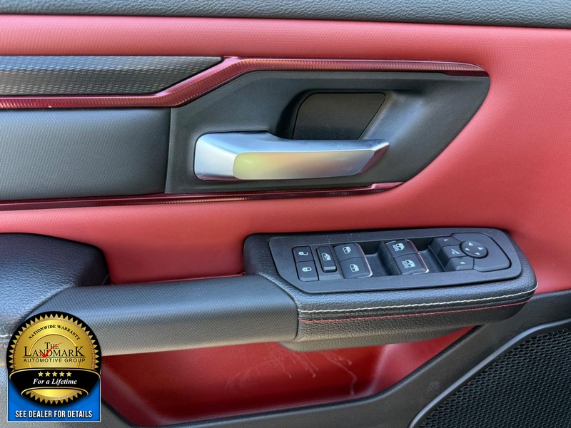 Ram 1500 Vehicle Full-screen Gallery Image 8