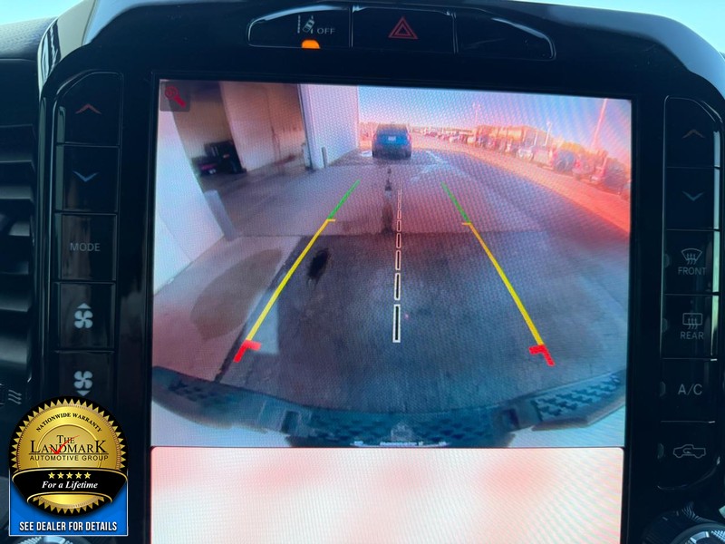 Ram 1500 Vehicle Full-screen Gallery Image 13