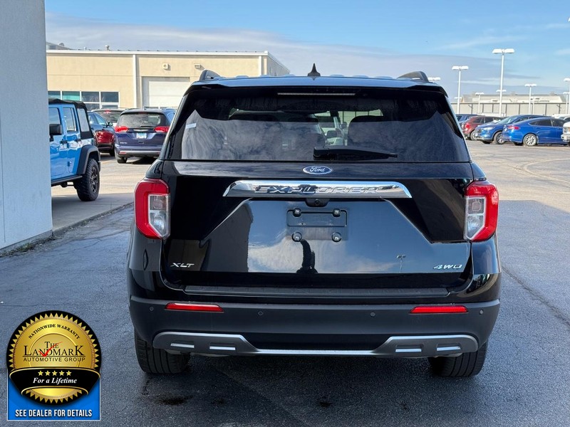 Ford Explorer Vehicle Full-screen Gallery Image 7