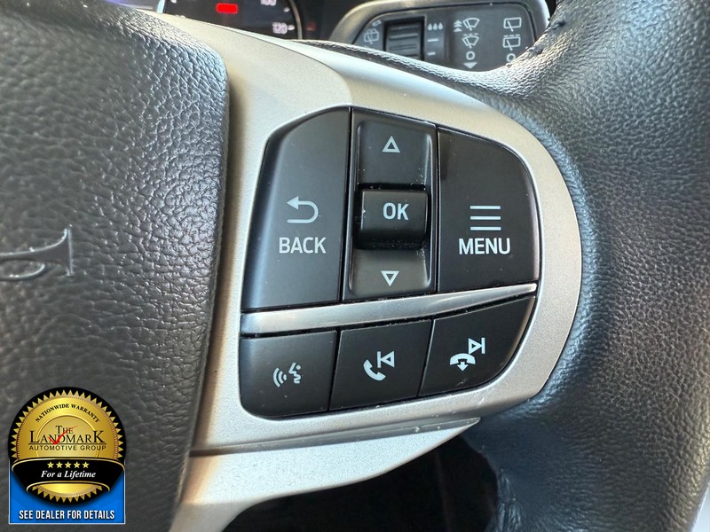 Ford Explorer Vehicle Full-screen Gallery Image 11