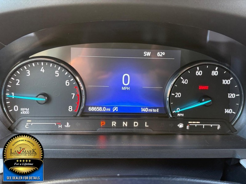 Ford Explorer Vehicle Full-screen Gallery Image 12