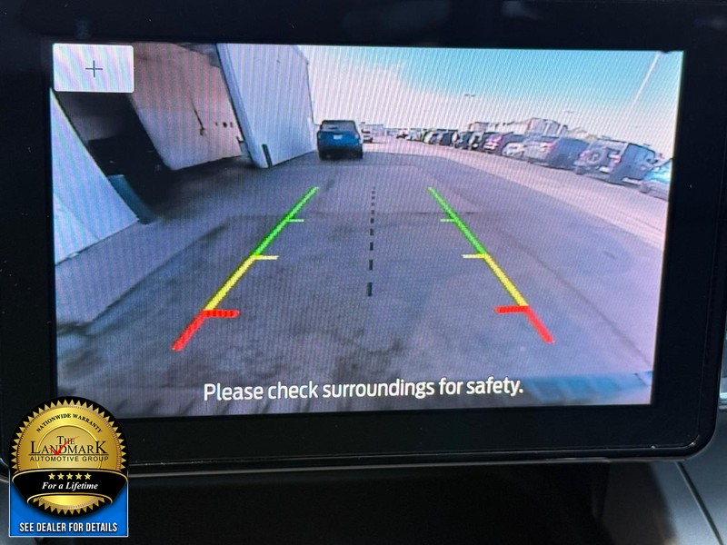 Ford Explorer Vehicle Full-screen Gallery Image 13