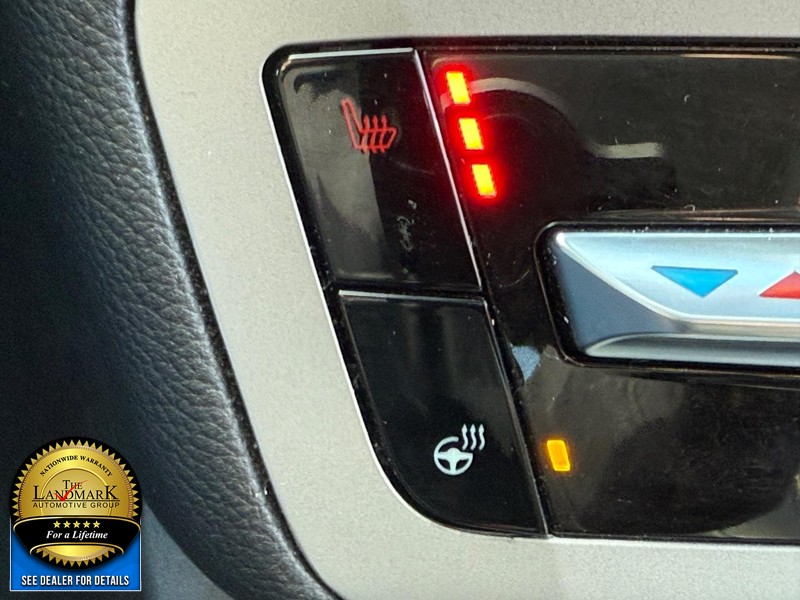 Ford Explorer Vehicle Full-screen Gallery Image 14