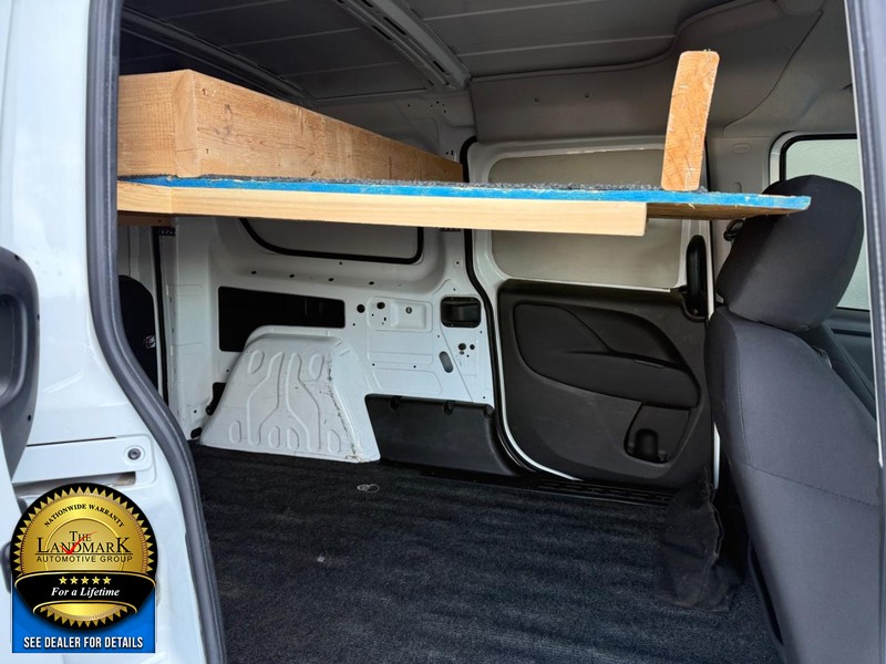 Ram ProMaster City Cargo Van Vehicle Full-screen Gallery Image 14