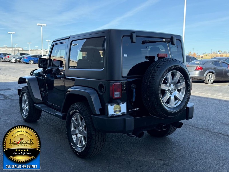 Jeep Wrangler Vehicle Full-screen Gallery Image 6