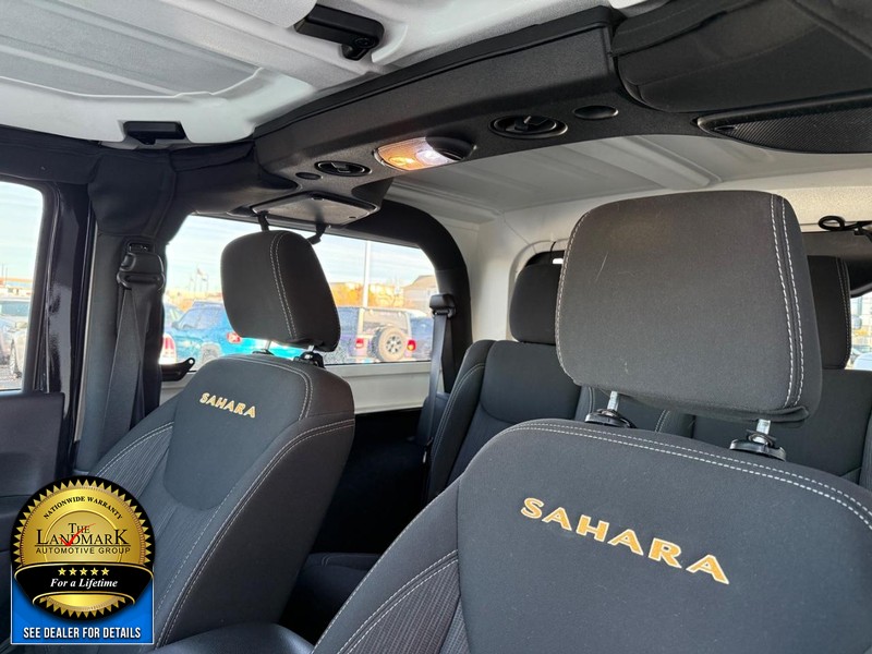 Jeep Wrangler Vehicle Full-screen Gallery Image 9