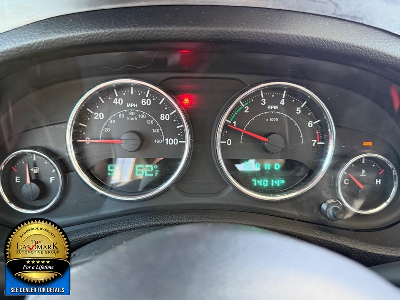 Jeep Wrangler Vehicle Full-screen Gallery Image 12