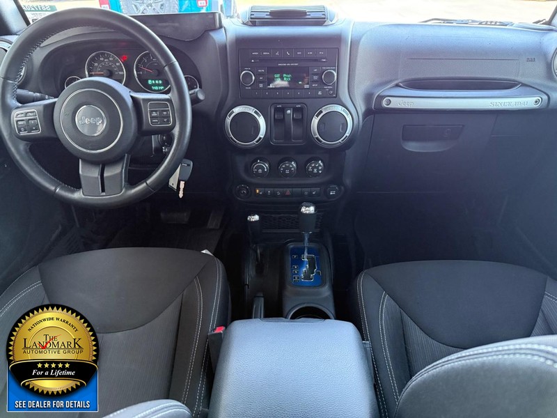 Jeep Wrangler Vehicle Full-screen Gallery Image 15