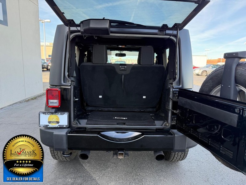 Jeep Wrangler Vehicle Full-screen Gallery Image 18