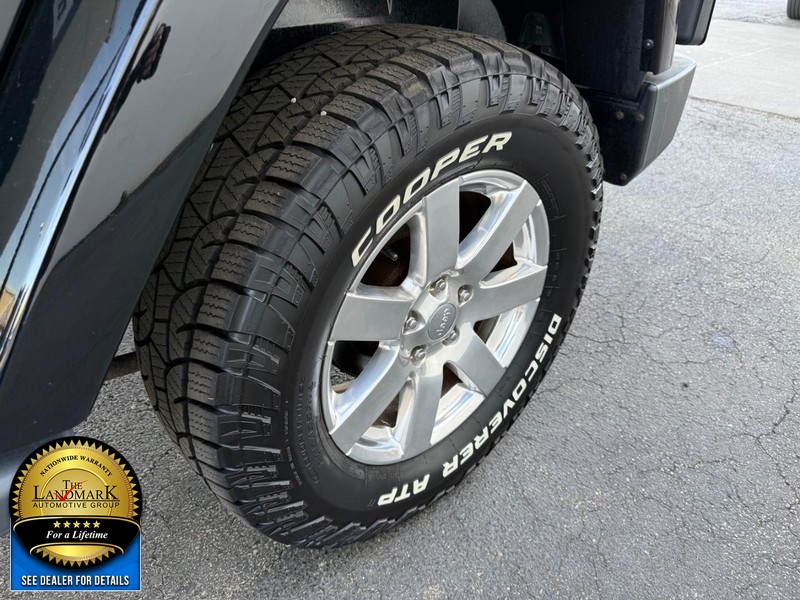 Jeep Wrangler Vehicle Full-screen Gallery Image 19