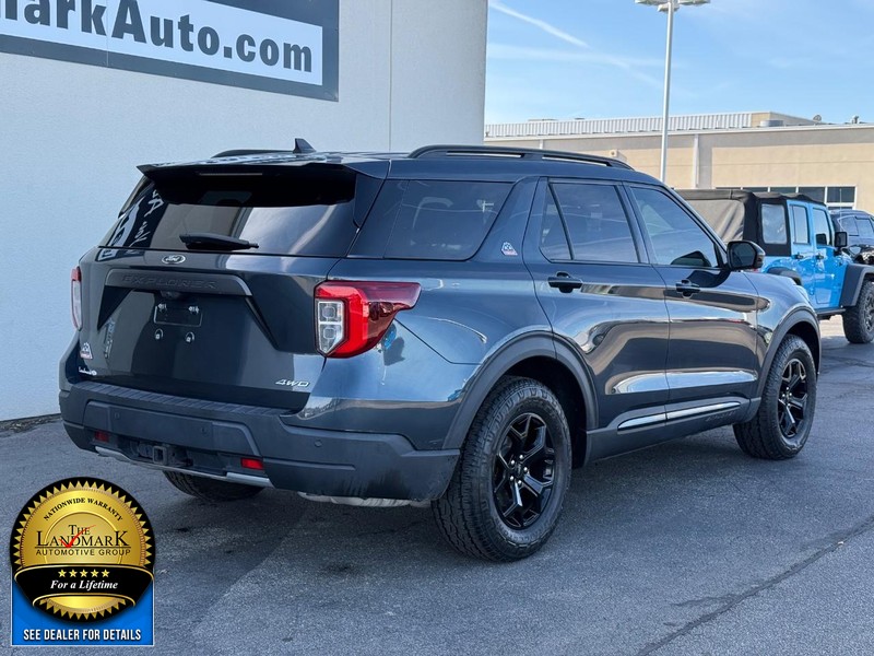 Ford Explorer Vehicle Full-screen Gallery Image 3