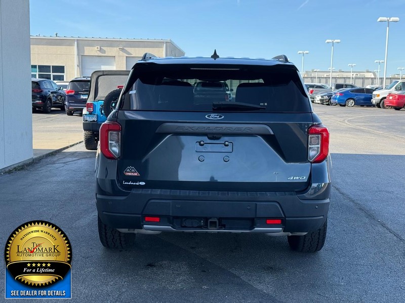 Ford Explorer Vehicle Full-screen Gallery Image 7