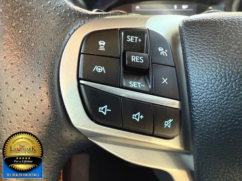 Ford Explorer Vehicle Full-screen Gallery Image 10