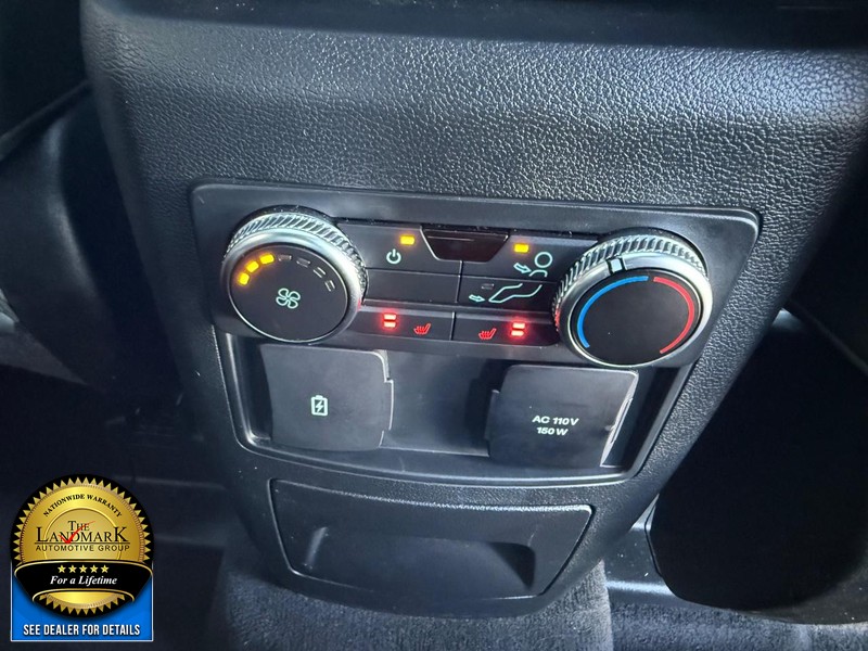 Ford Explorer Vehicle Full-screen Gallery Image 18