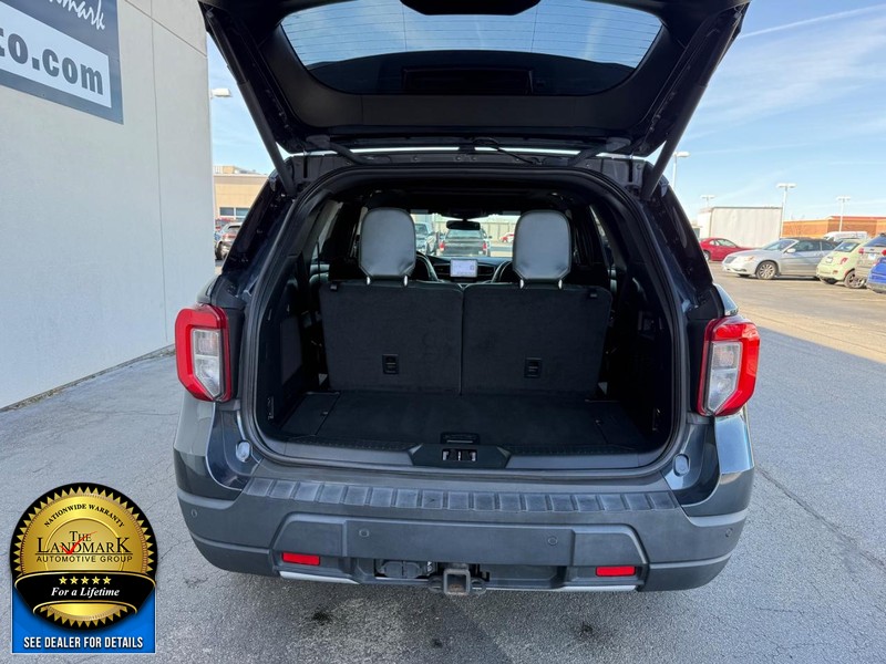 Ford Explorer Vehicle Full-screen Gallery Image 23